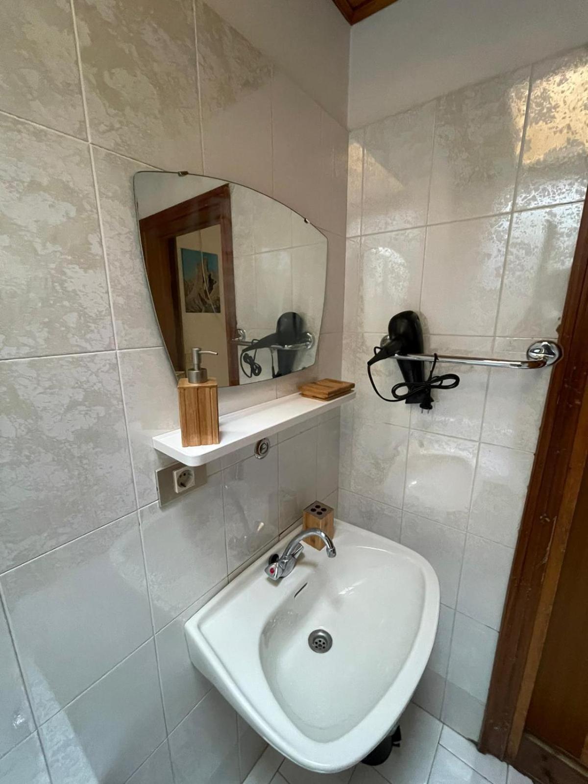 Picchio Rosso - Stanza Privata Con Bagno In Val Di Fassa Hotel Pera Exterior foto