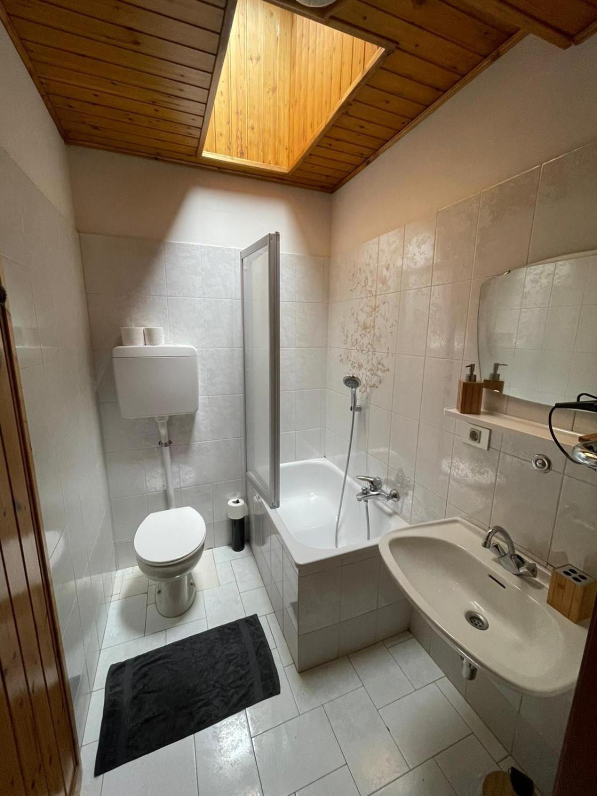 Picchio Rosso - Stanza Privata Con Bagno In Val Di Fassa Hotel Pera Exterior foto