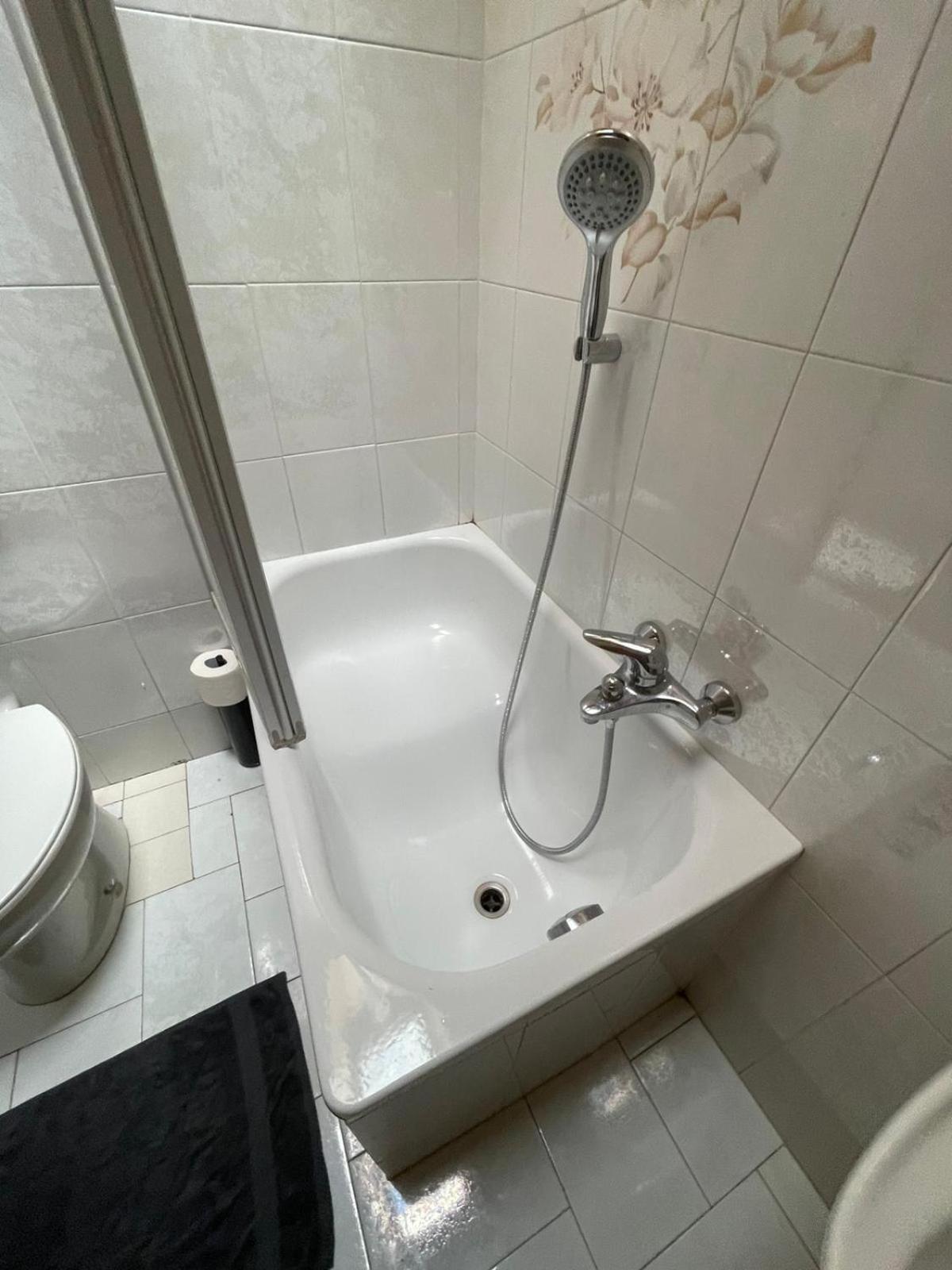Picchio Rosso - Stanza Privata Con Bagno In Val Di Fassa Hotel Pera Exterior foto